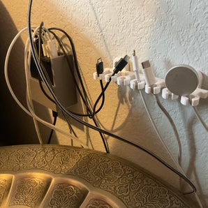 USB Kabelholder til Vægmontering - Organiser og Optimer Pladsen