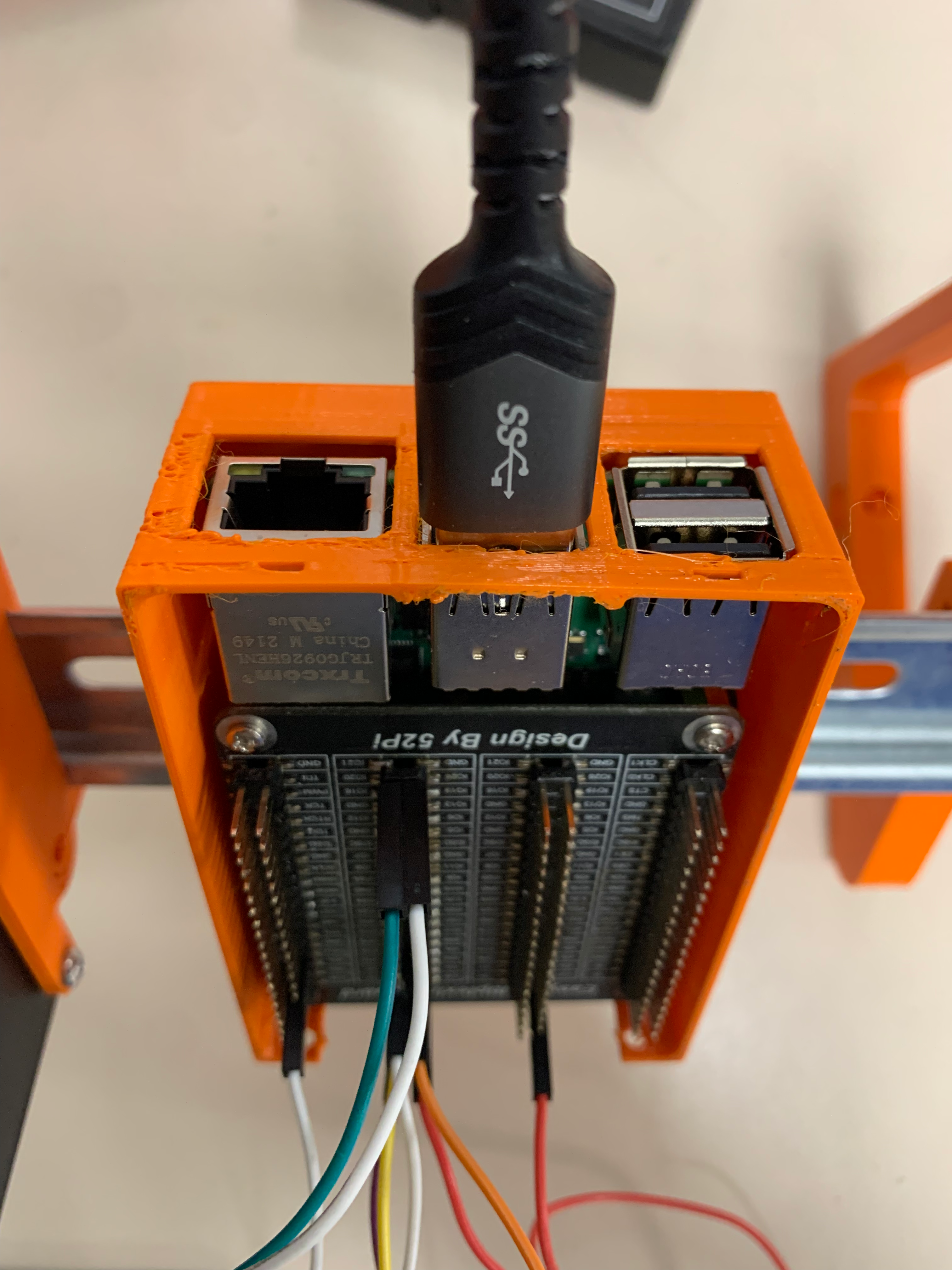 DIN-skinneholder til Raspberry Pi 4B