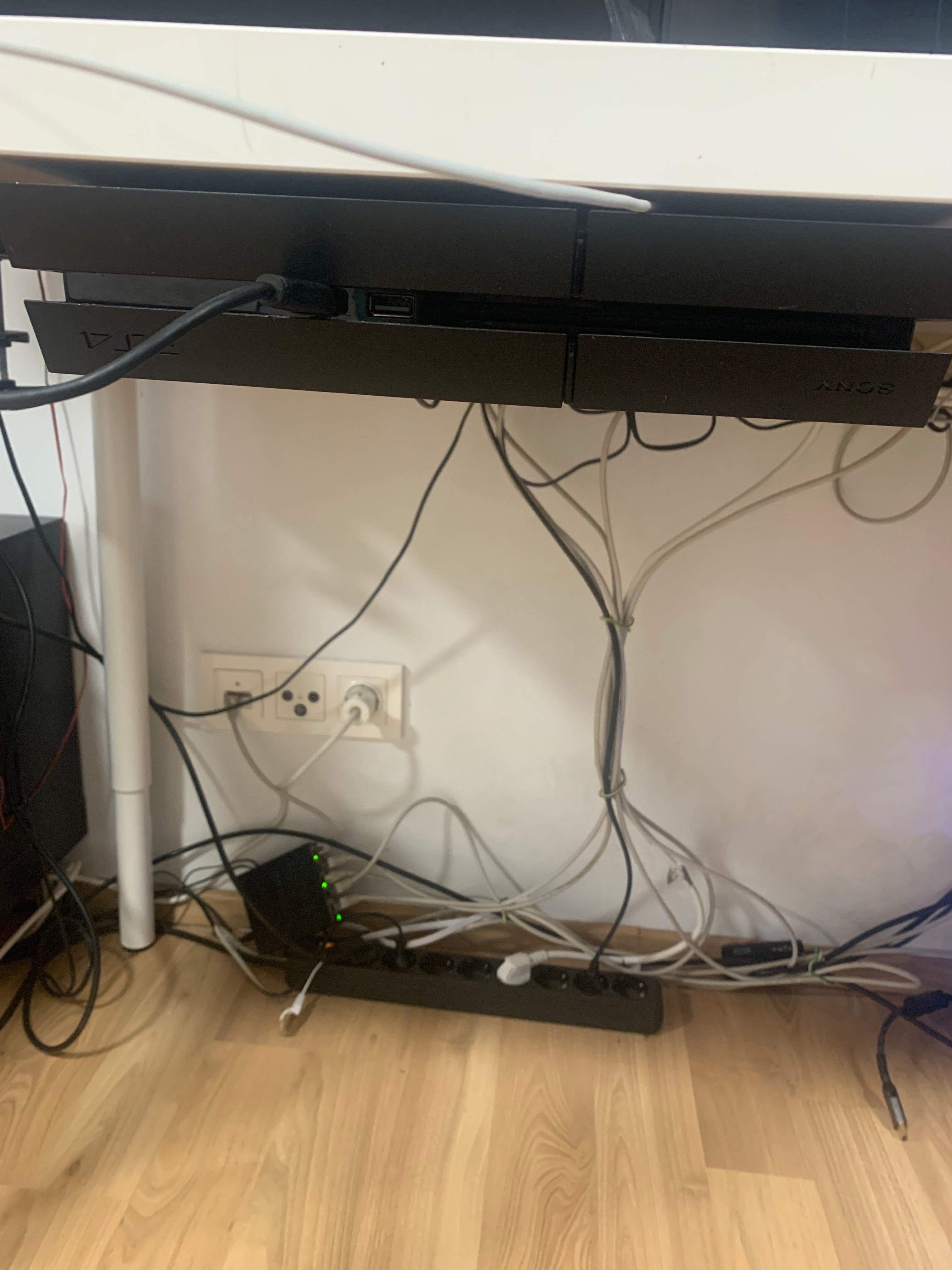 PS4 Monteringssystem til Under Skrivebordet