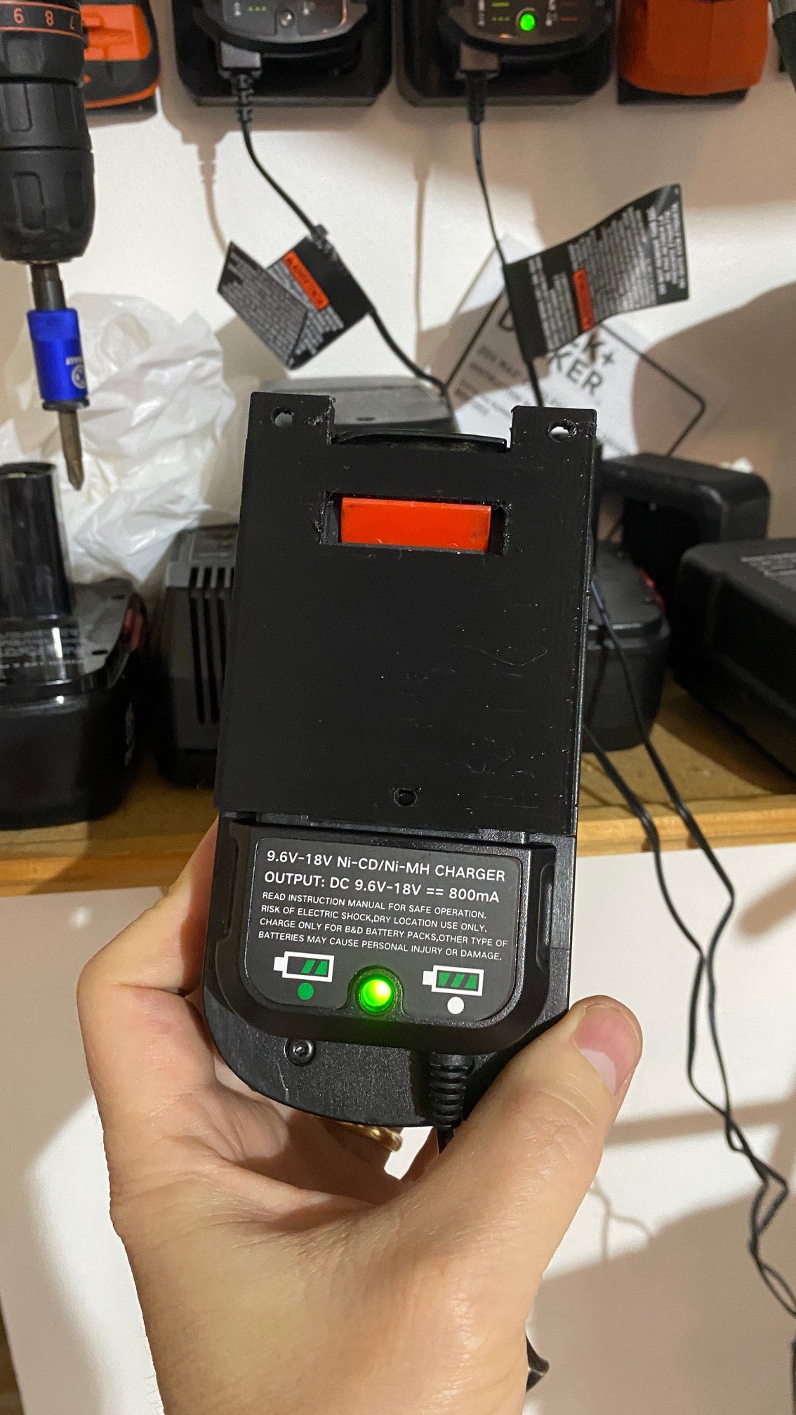 B+D 18V Batteriholder/Vægmontering
