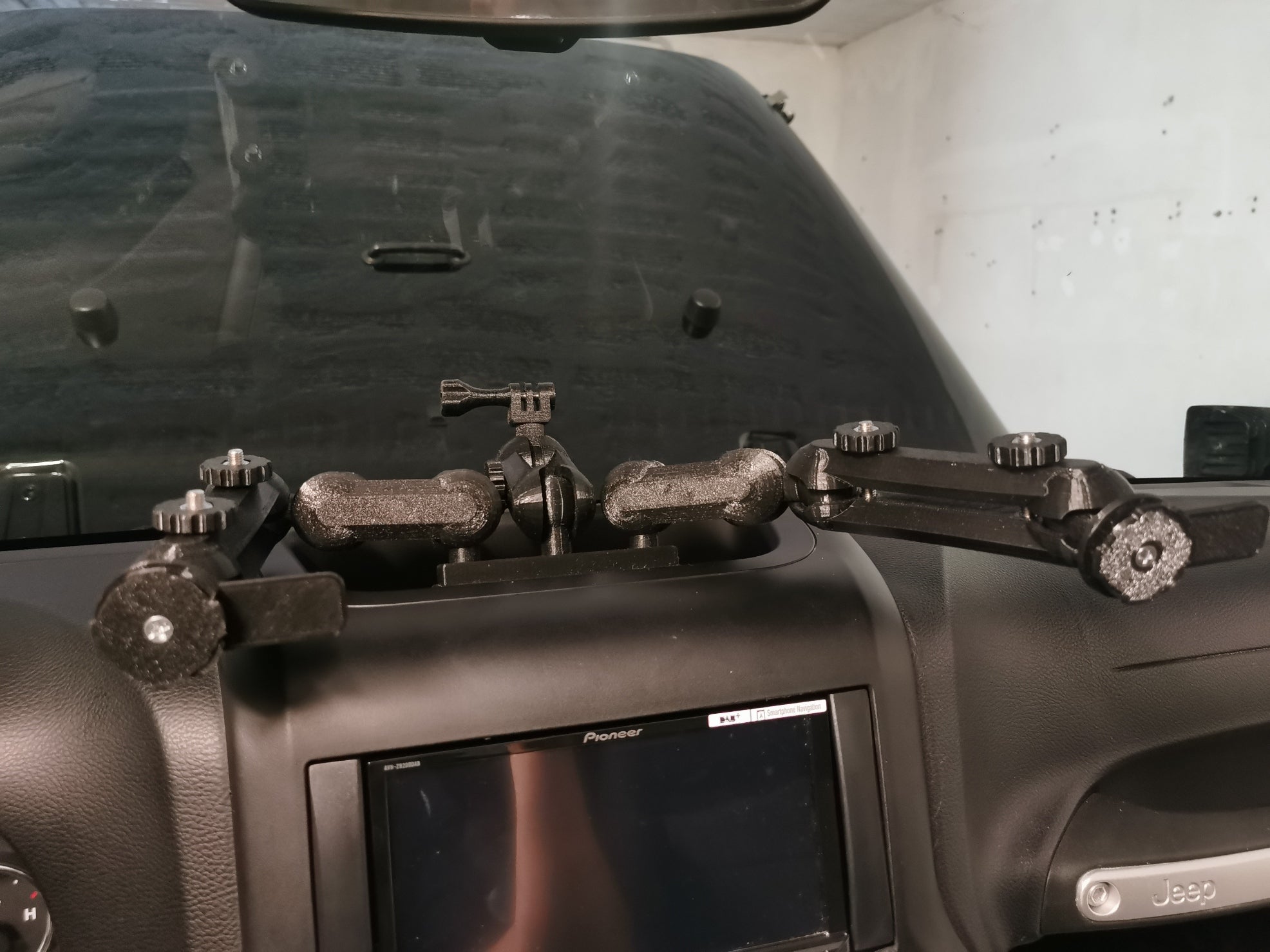 Jeep Wrangler JK Telefon-, Tablet- og GoPro-holder