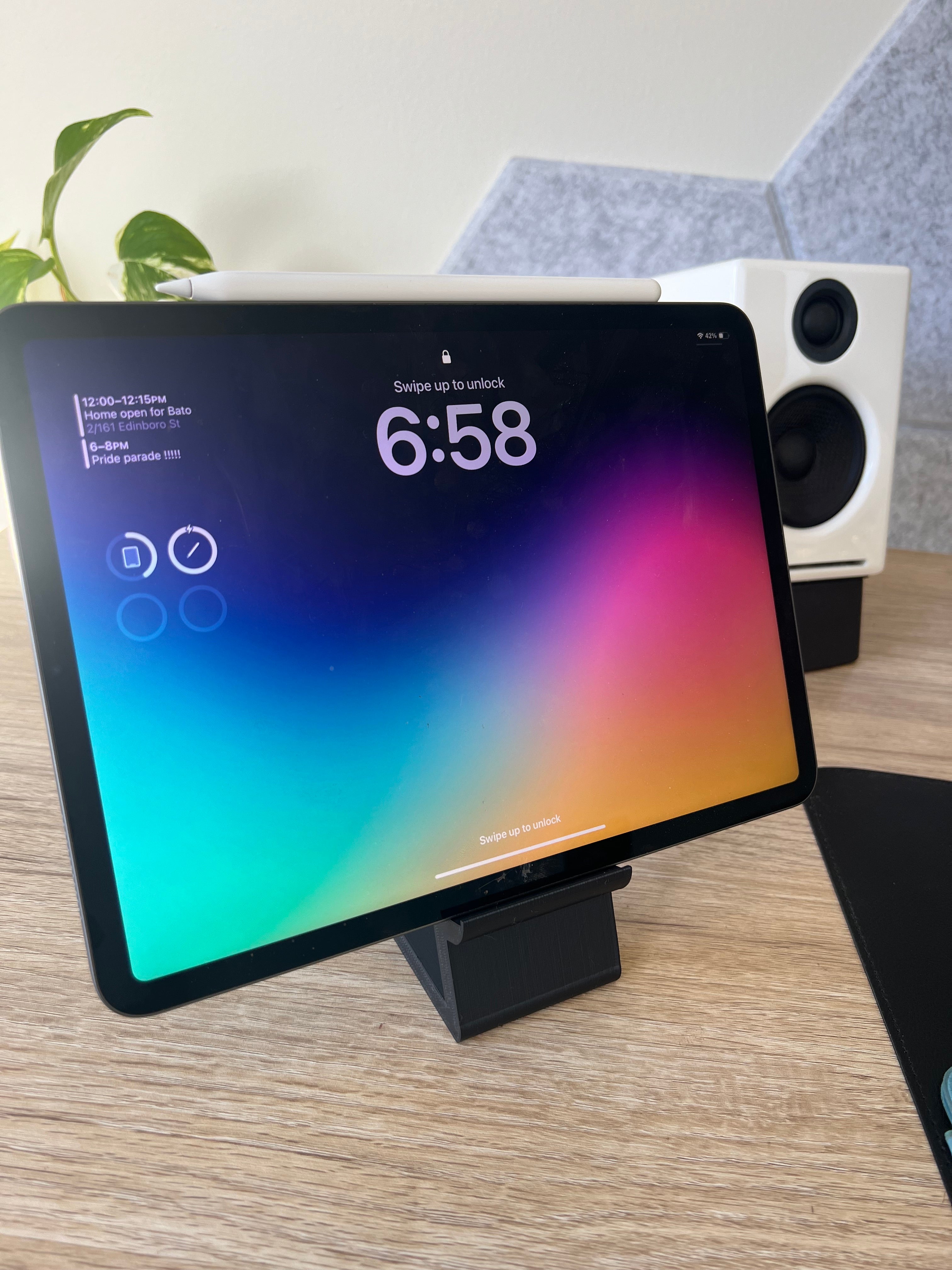 Enkel og Stabil iPhone/iPad Stand