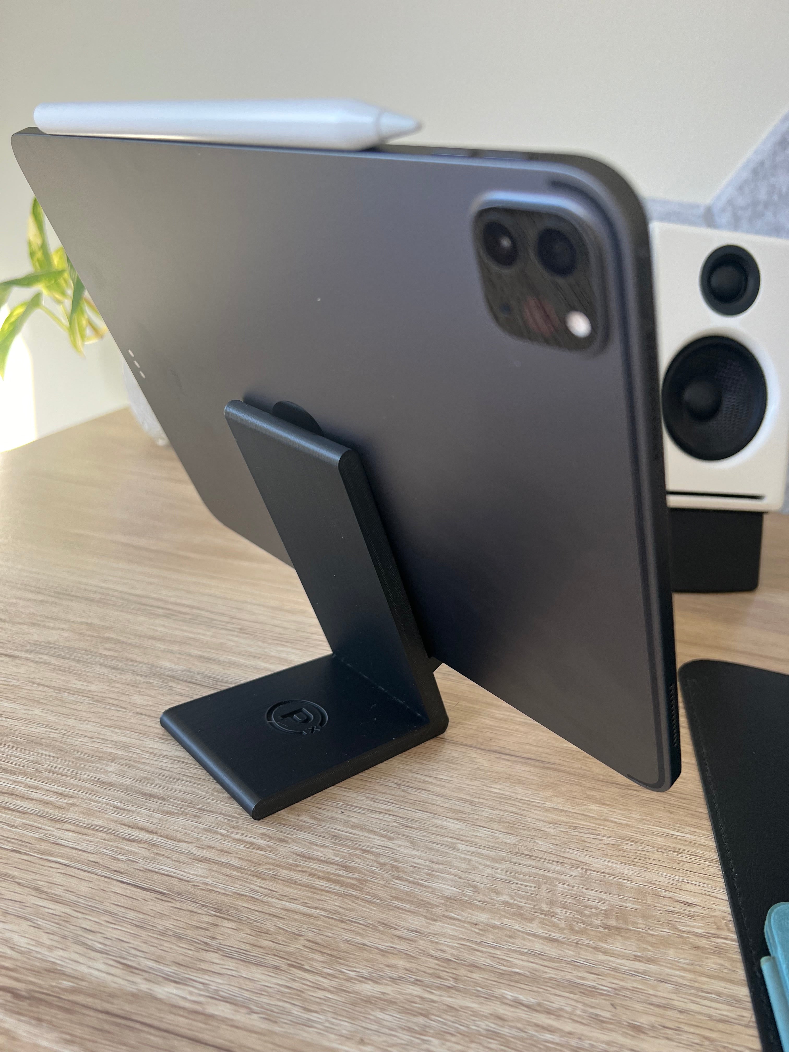 Enkel og Stabil iPhone/iPad Stand