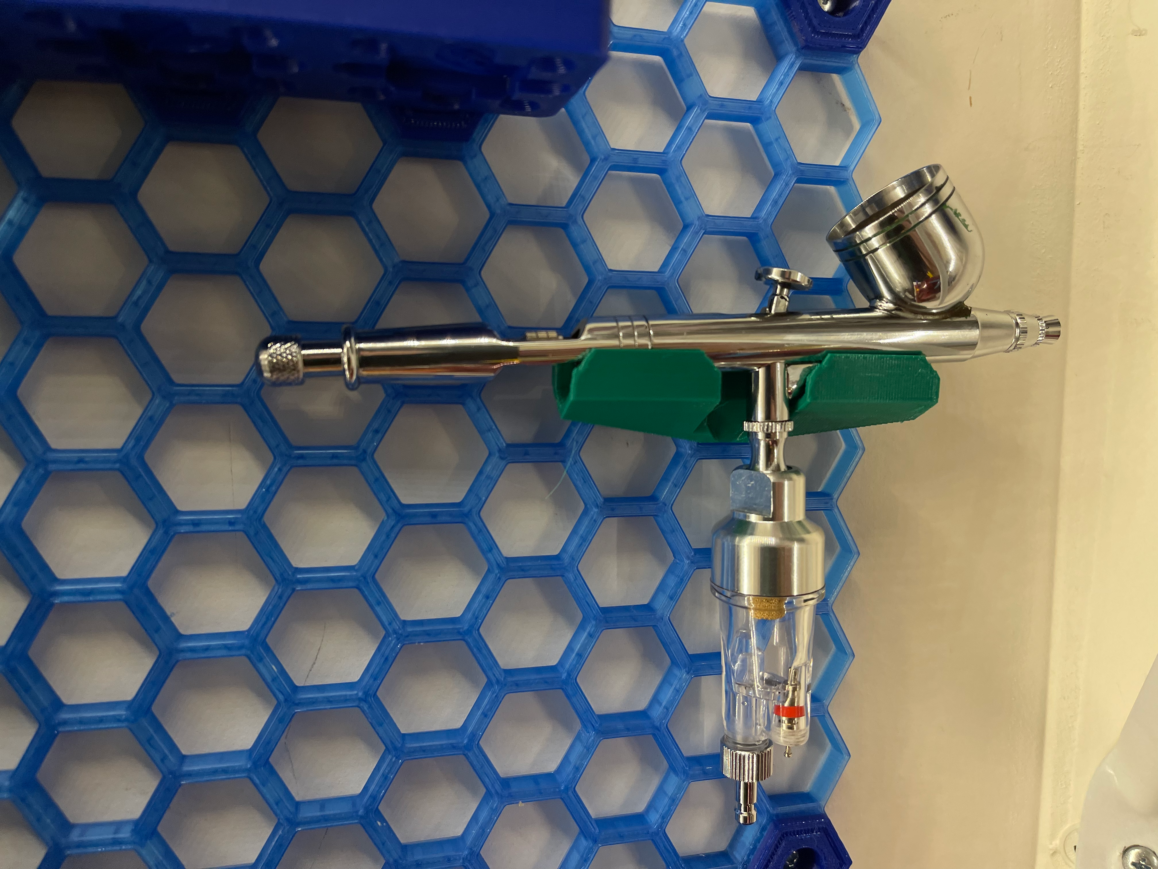Airbrush Holder til Honeycomb Opbevaringsvæg