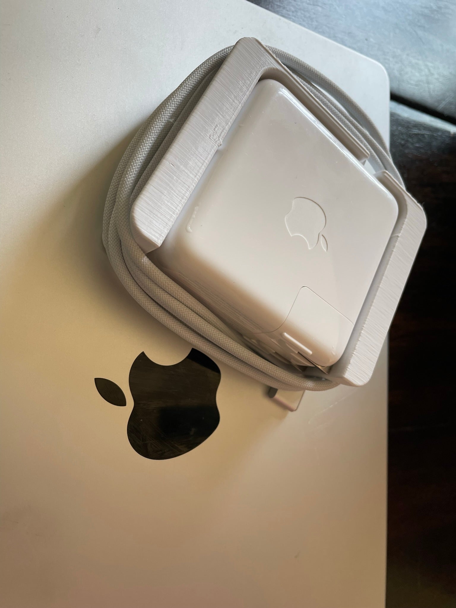 Kabelorganizer til MacBook 67W Oplader