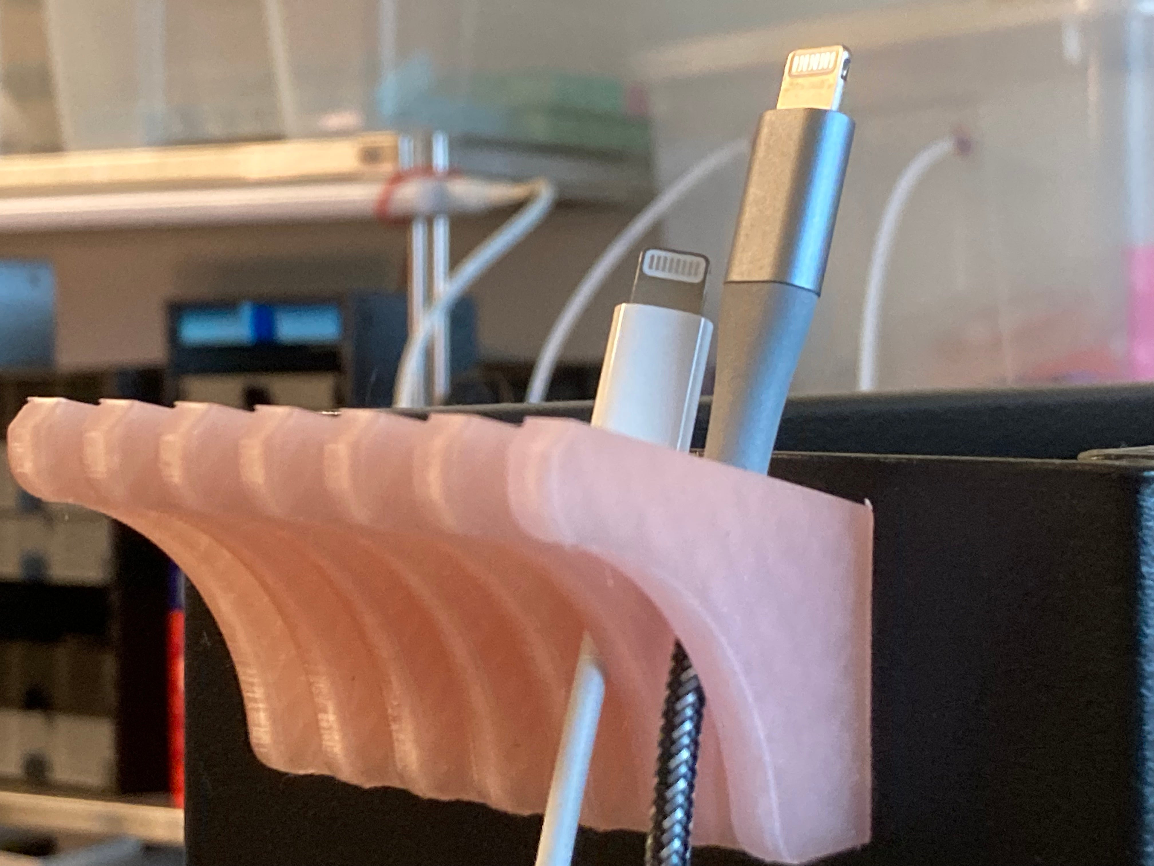 Magnetisk USB Kabelholder til Organisering