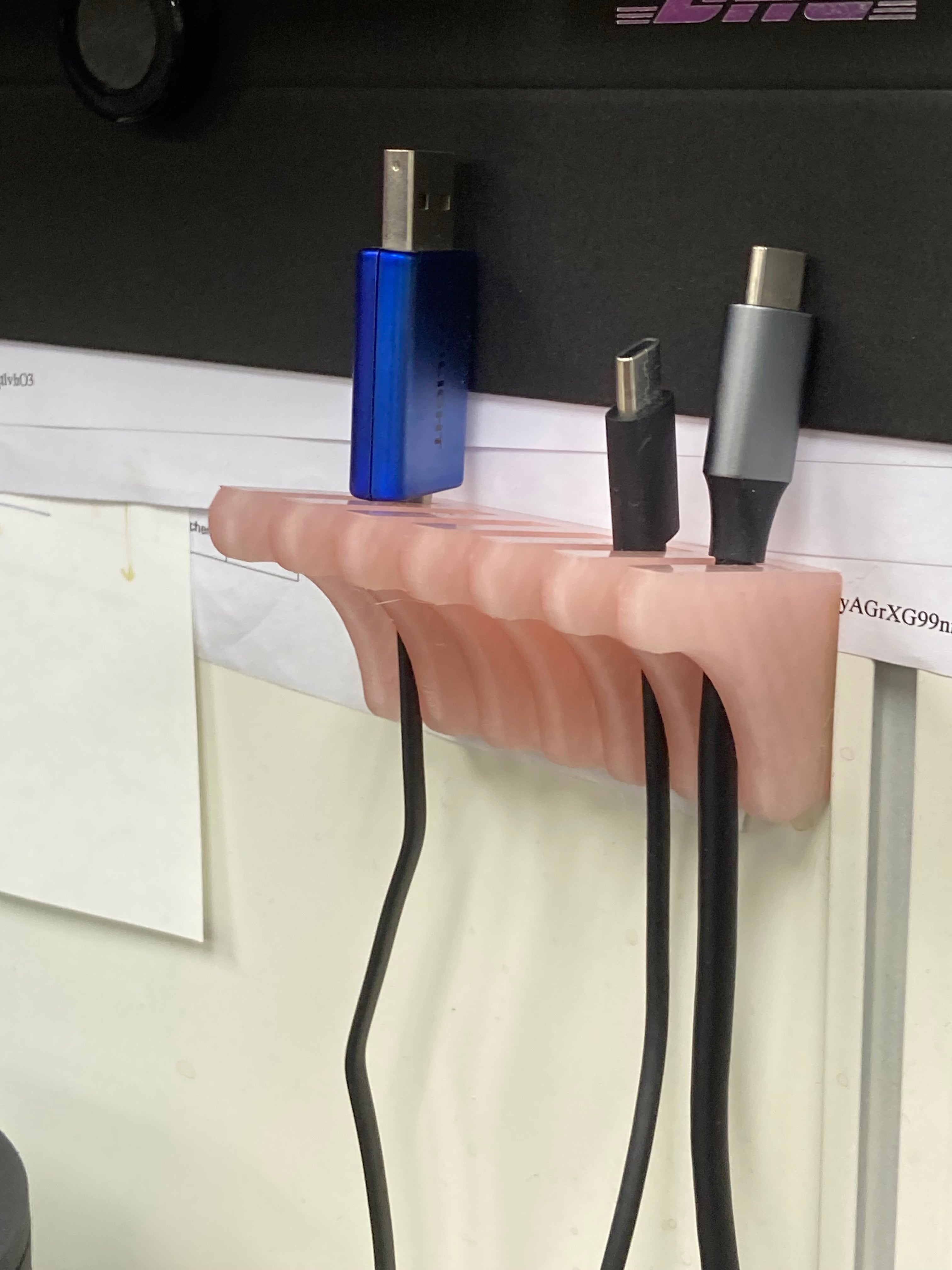 Magnetisk USB Kabelholder til Organisering