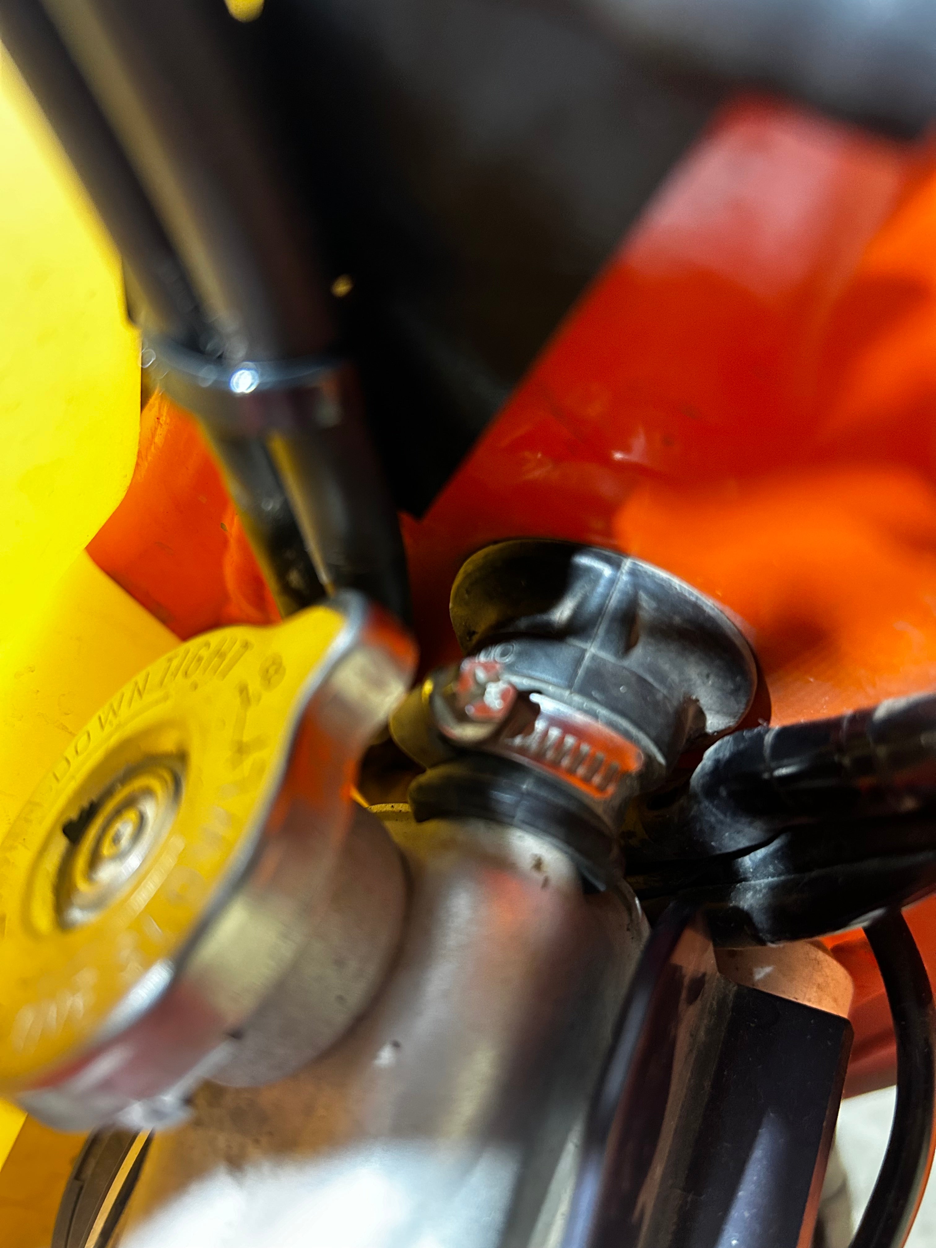 KTM 500 Kabelfeste til Gaswire - Beskyttende montering til dirtbike