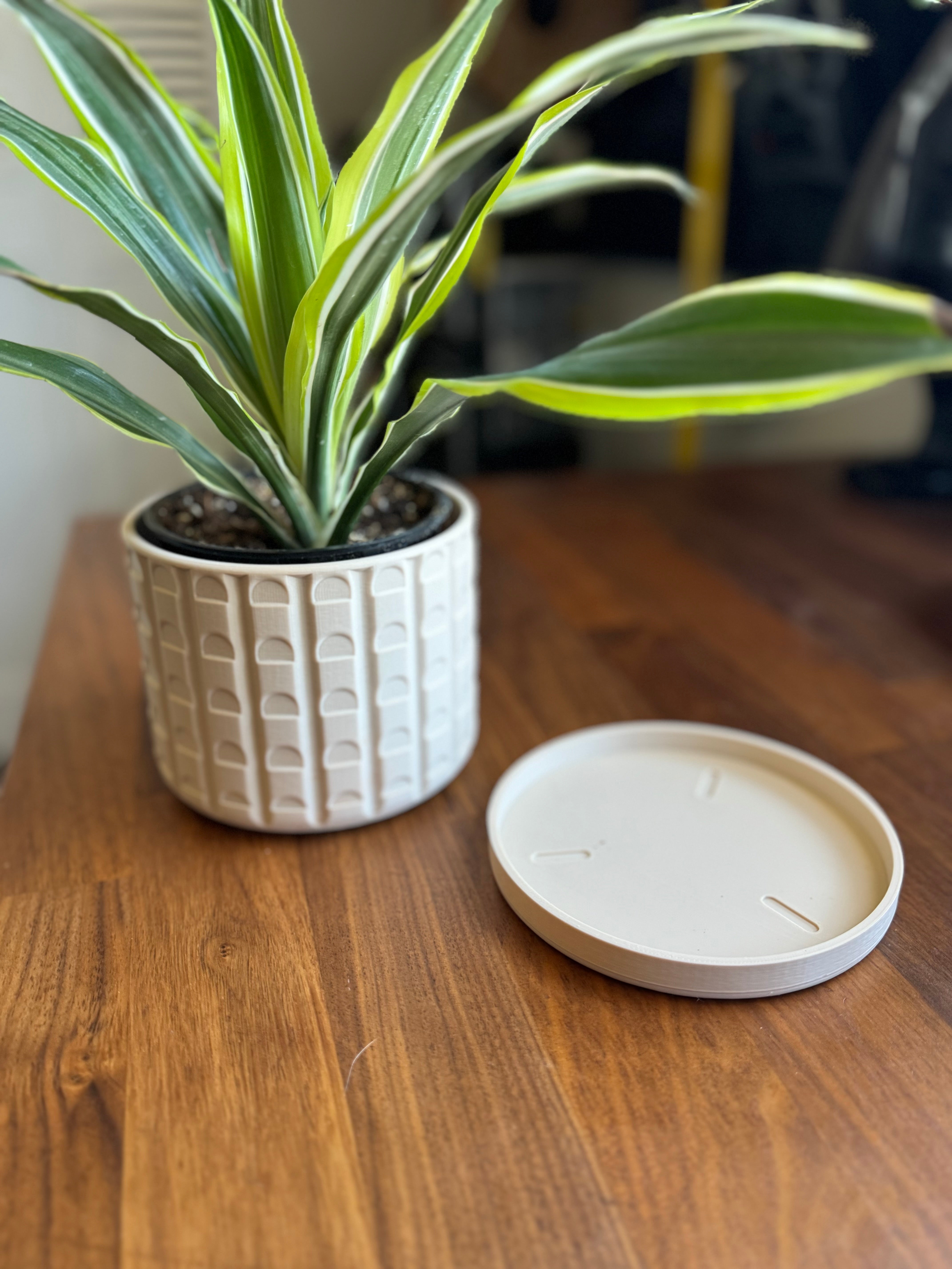 Mid Century Modern Plantepotte med drypbakke