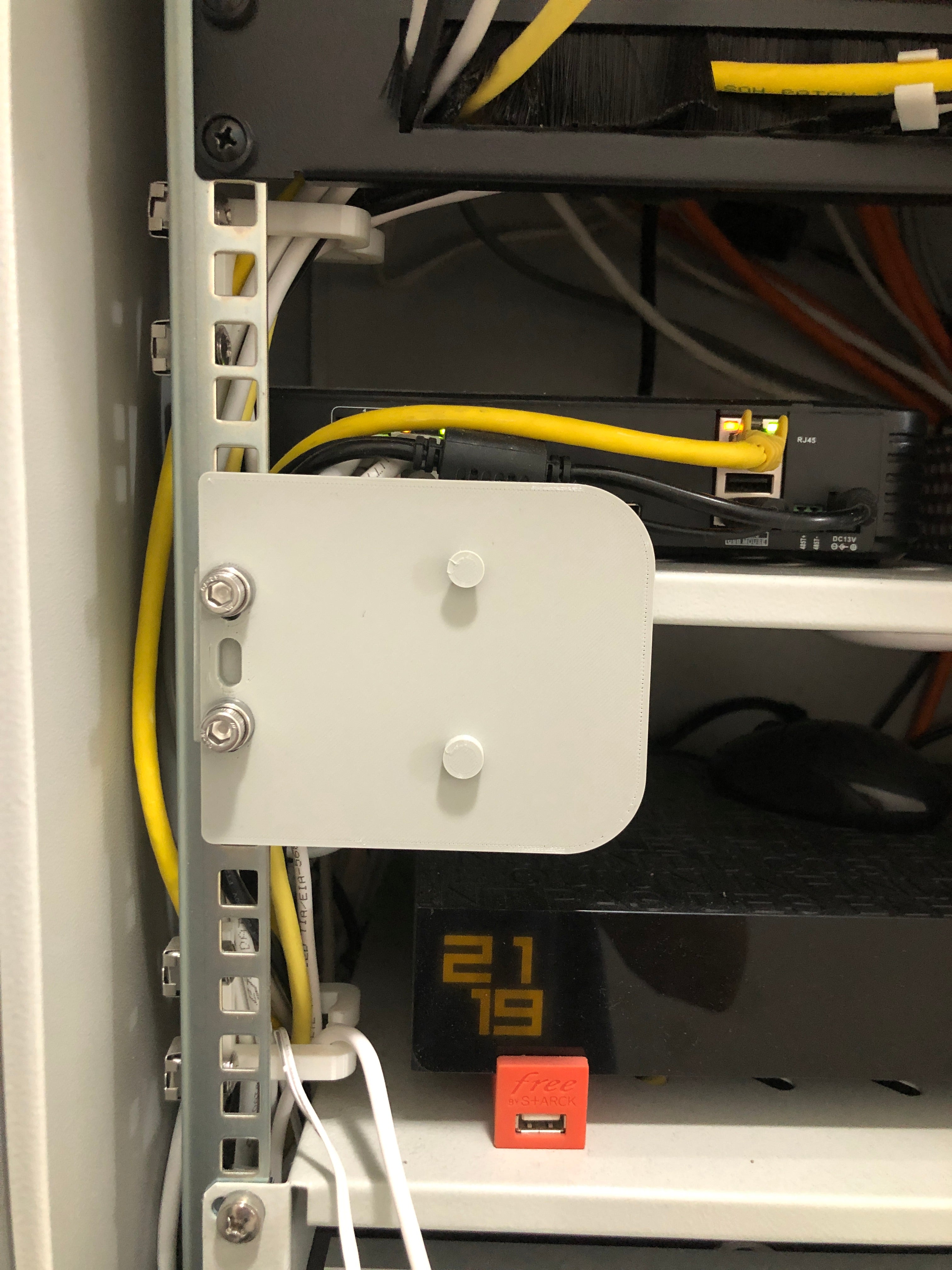 Philips Hue Bridge Rack Mount - Organiser dit smarte hjem