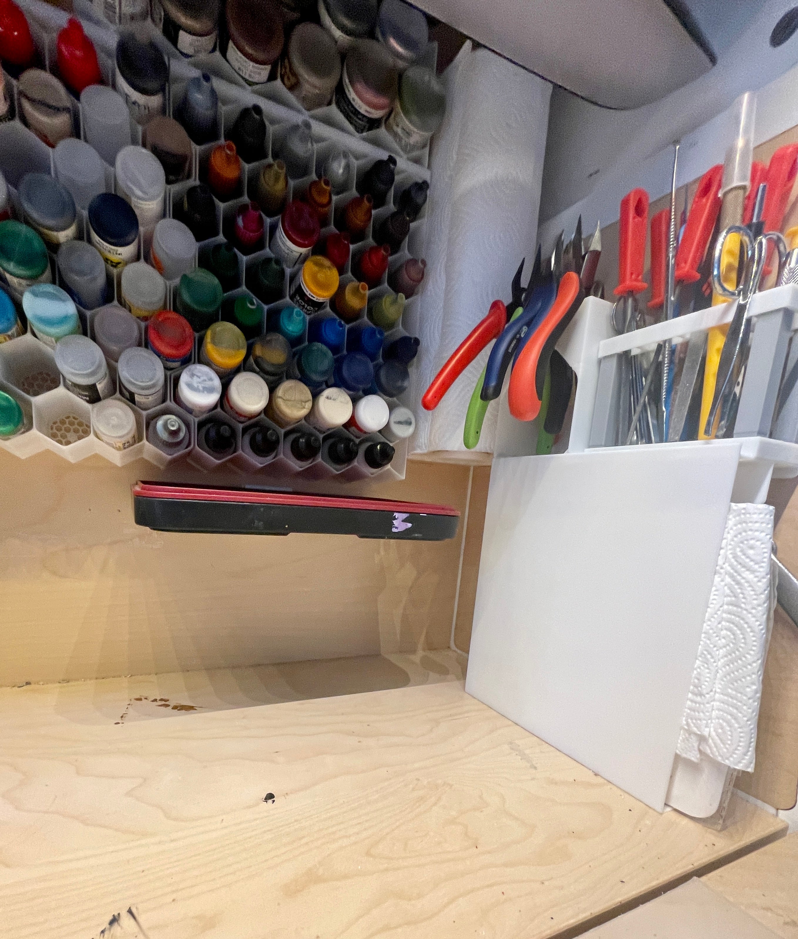 Army Painter Vådpalette Vægmontering - Optimal Plads til Kreativitet
