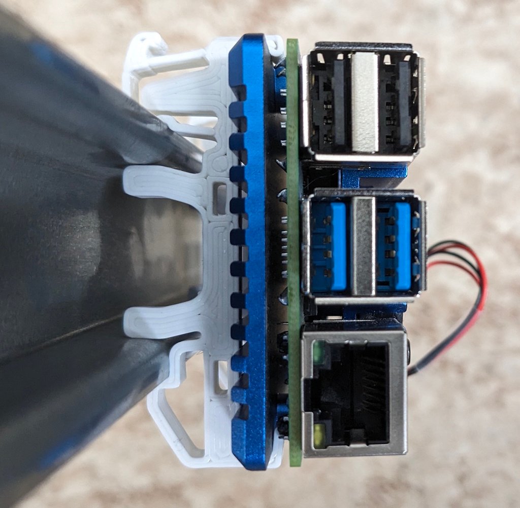 Robust DIN-skinne monteringskabinet til Raspberry Pi 4