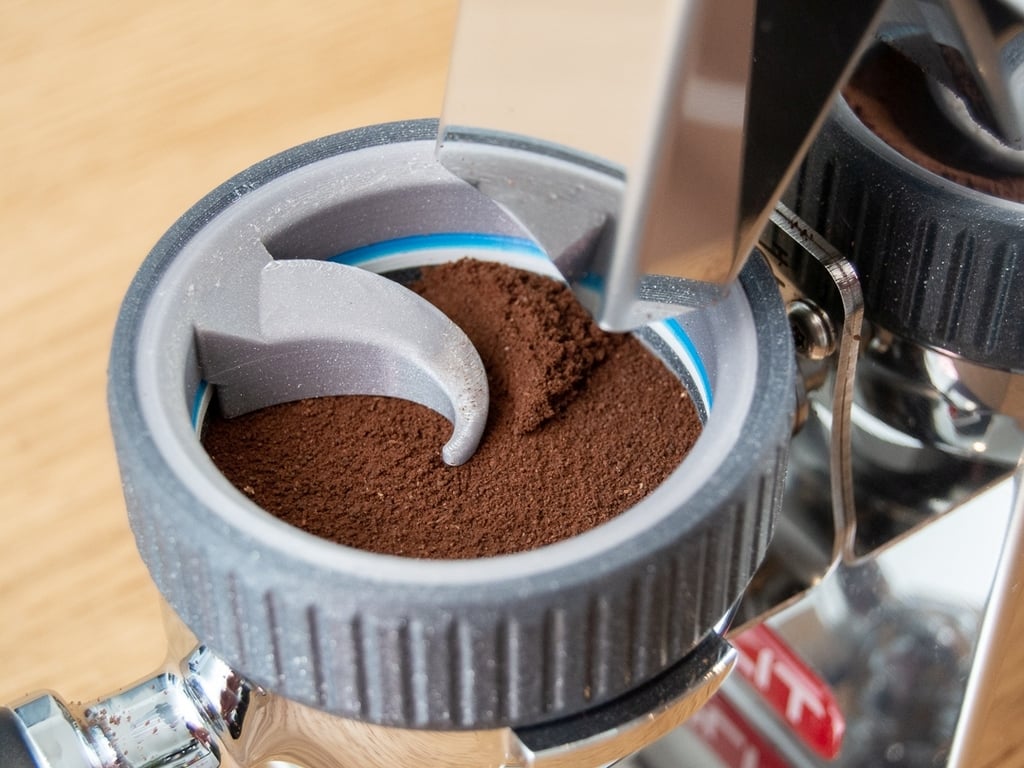 Espresso GrindDozer: Kaffefordeler og Doseringstragt