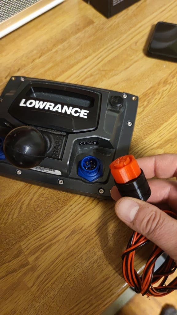 Lowrance Sonar Power Plug med Pins og Kabelholder
