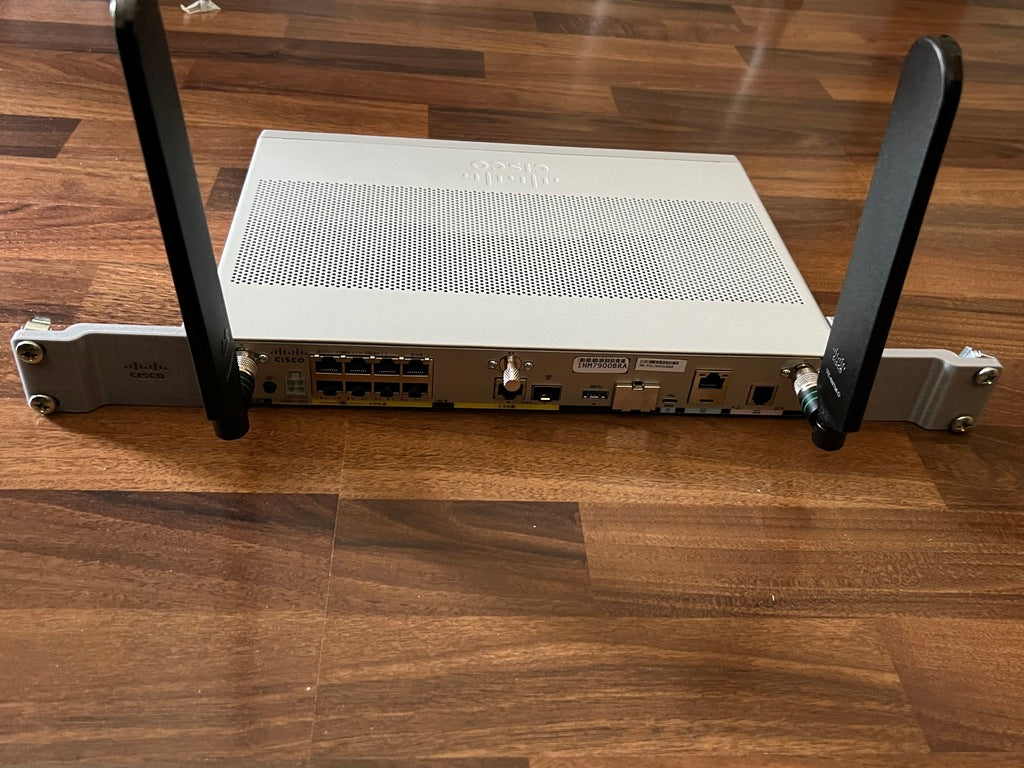 Rack ører - monteringskit til Cisco C1000 serien