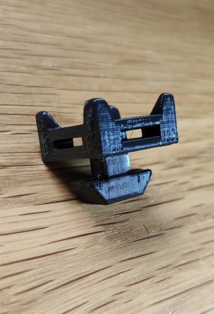 Kabelstyringslips til 4040 Aluminiumsprofiler - Sim Racing