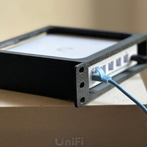 Rackmontering til UniFi UXG Max / UCG-Ultra (19"/10")