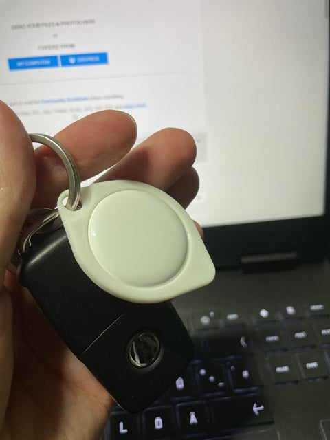 Minimalistisk AirTag nøglering