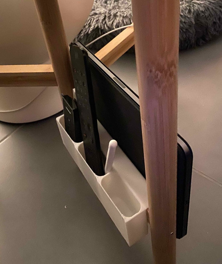 iPad og fjernbetjeningsholder til Satsumas Ikea