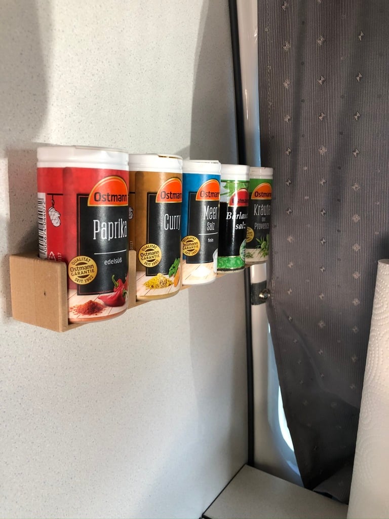 Praktisk Krydderihylde til Camper og Køkken