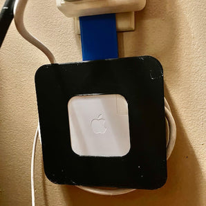 MacBook Opladerholder og Kabelorganizer til Vægudtag