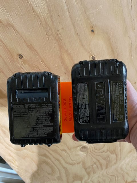 Dewalt 20V Batteriholder til Dobbelt Vægmontering