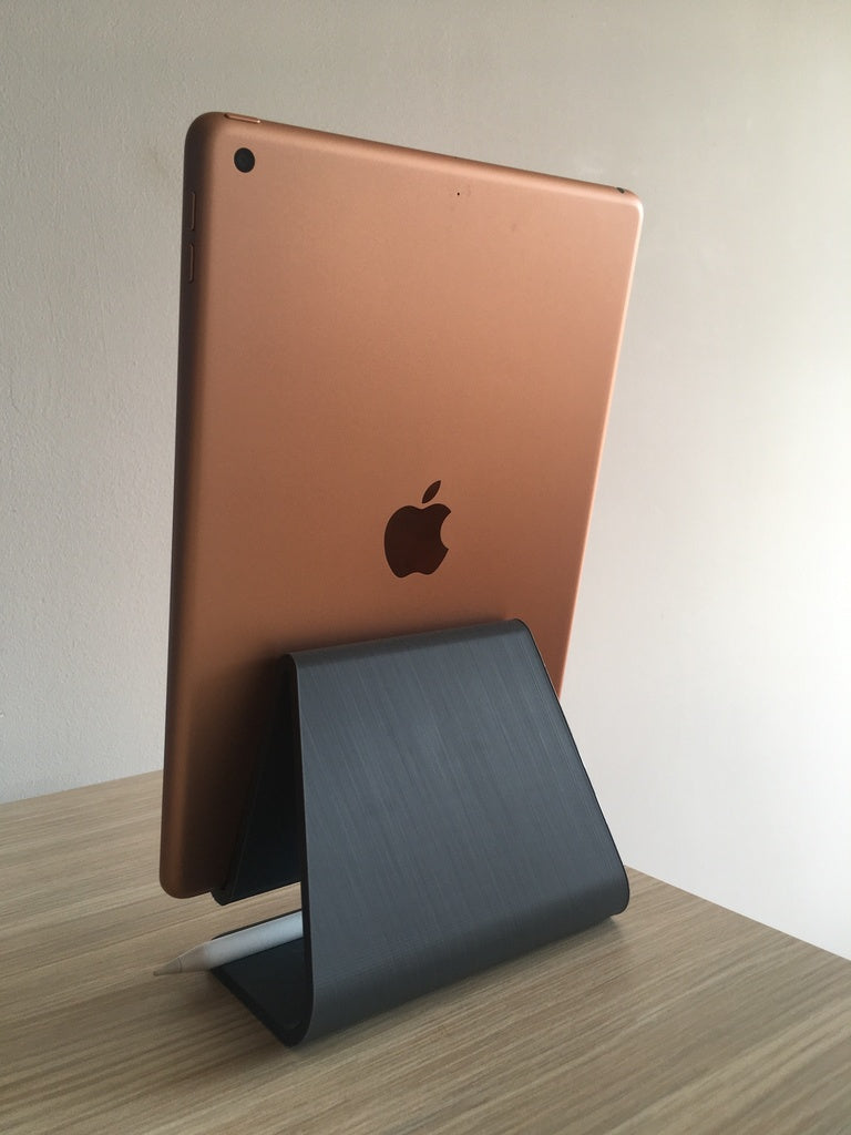 Fleksibel iPad Stand til Apple-enheder med Indbygget Penneholder