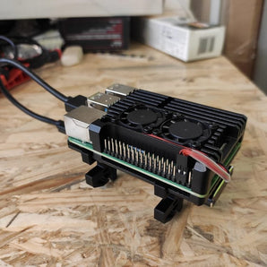 DIN-skinnebeslag til Raspberry Pi 4 med Armor Case