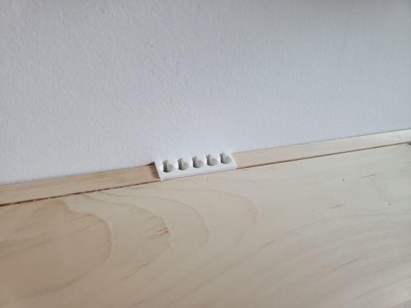 Diskret Kabelholder til Skrivebord