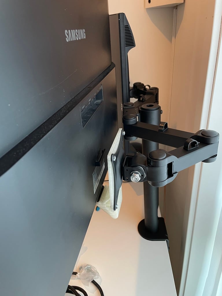 Vesa-mount til Samsung U28D590D