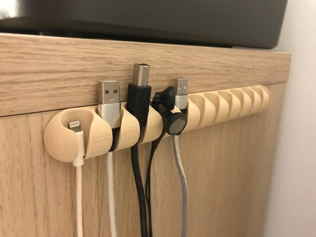 Universal Kabelholder til USB og Andre Kabler
