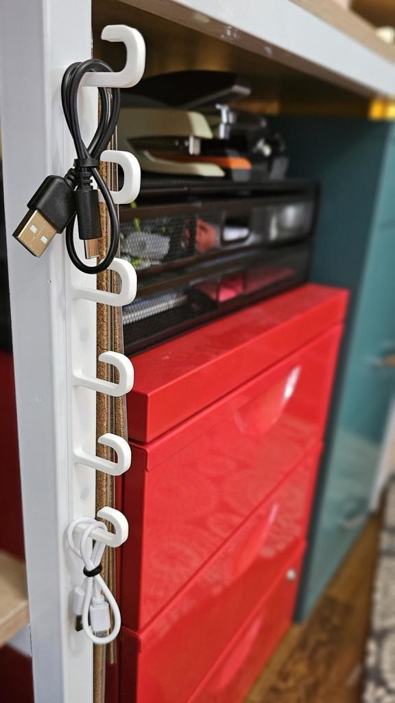 Magnetisk Kabelholder til Under Hylde/Bord