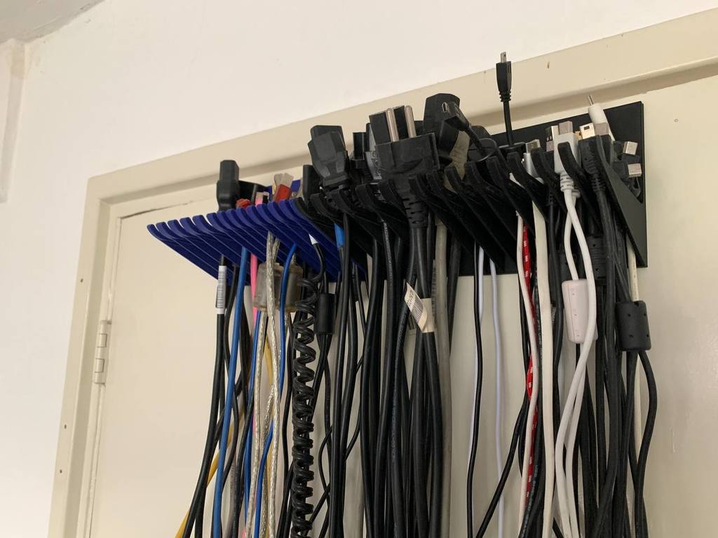 Universal Kabelholder til Vægmontering