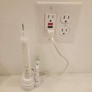 Oral B Vægbeslag til Tandbørsteoplader med Kabelstyring