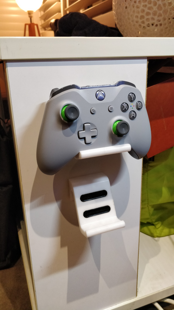 Minimalistisk Vægholder til Xbox One S og Xbox 360 Controllere