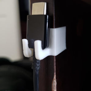Skrivebordskabelholder til Samsung USB-C Oplader – Klipsdesign for 15,2 mm Bordben