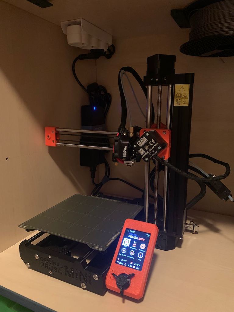 Vægmonteret holder til Prusa Mini strømadapter