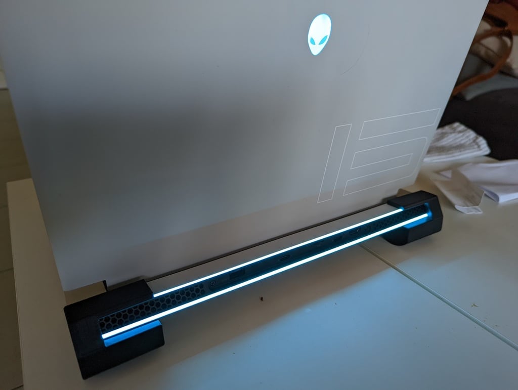 Alienware X15 R2 Laptop Stand – weshape