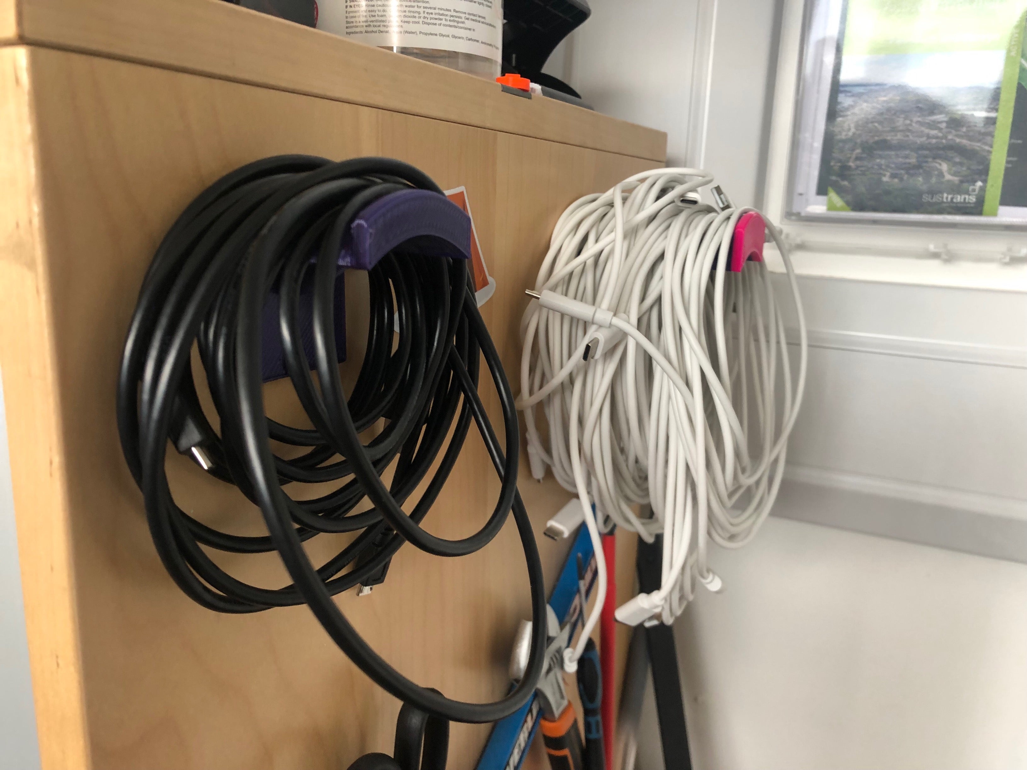 Funktionel Kabelholder til Organisering