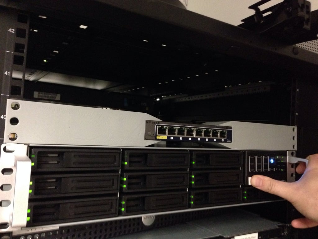 Rack Mount Ears til Netgear GS108T Switch