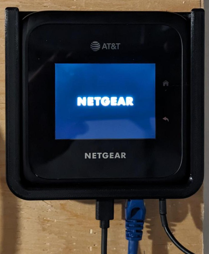 Netgear Nighthawk M6 Pro Vægmontering