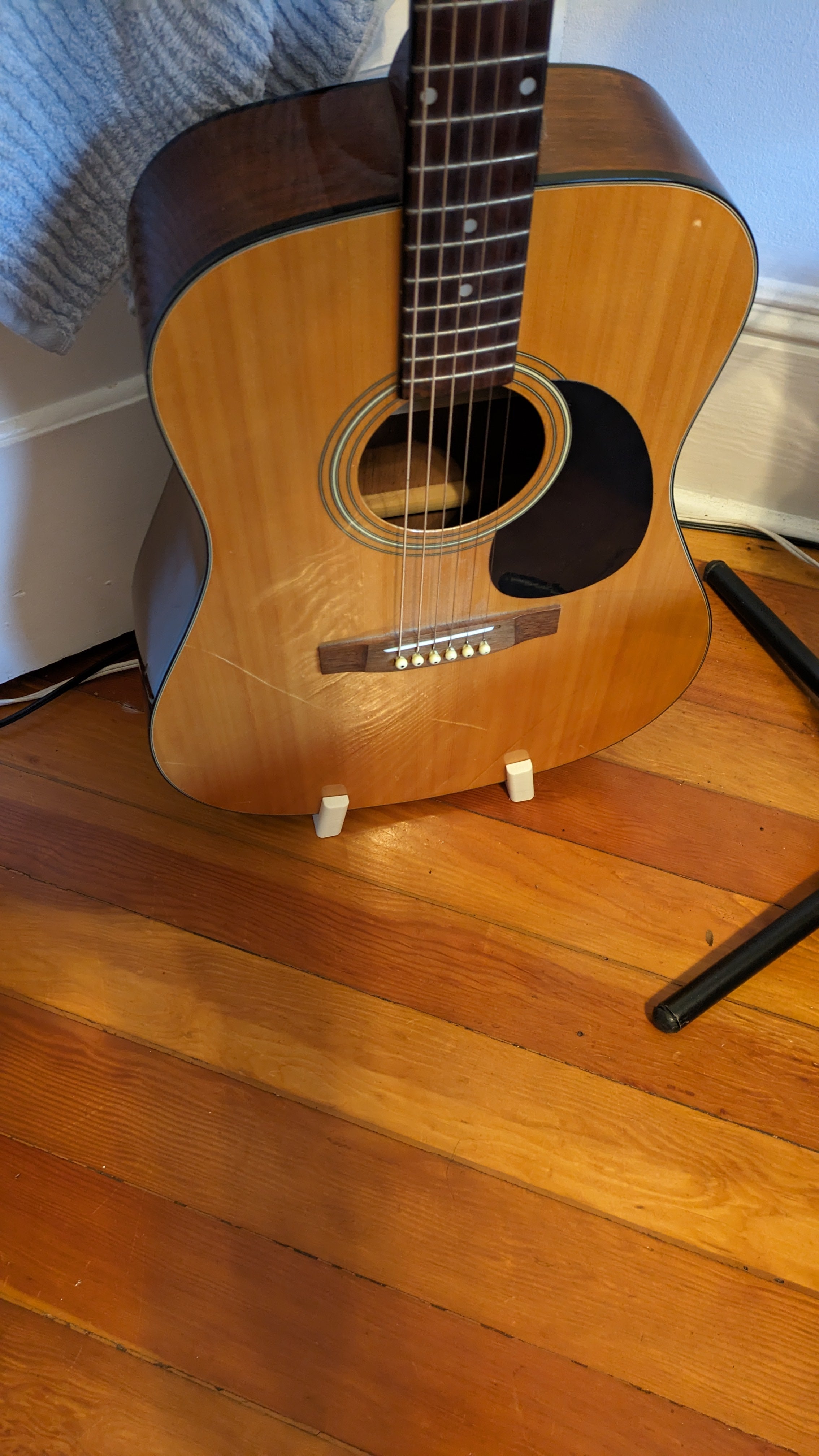 Fritstående Stativ til Akustisk Guitar