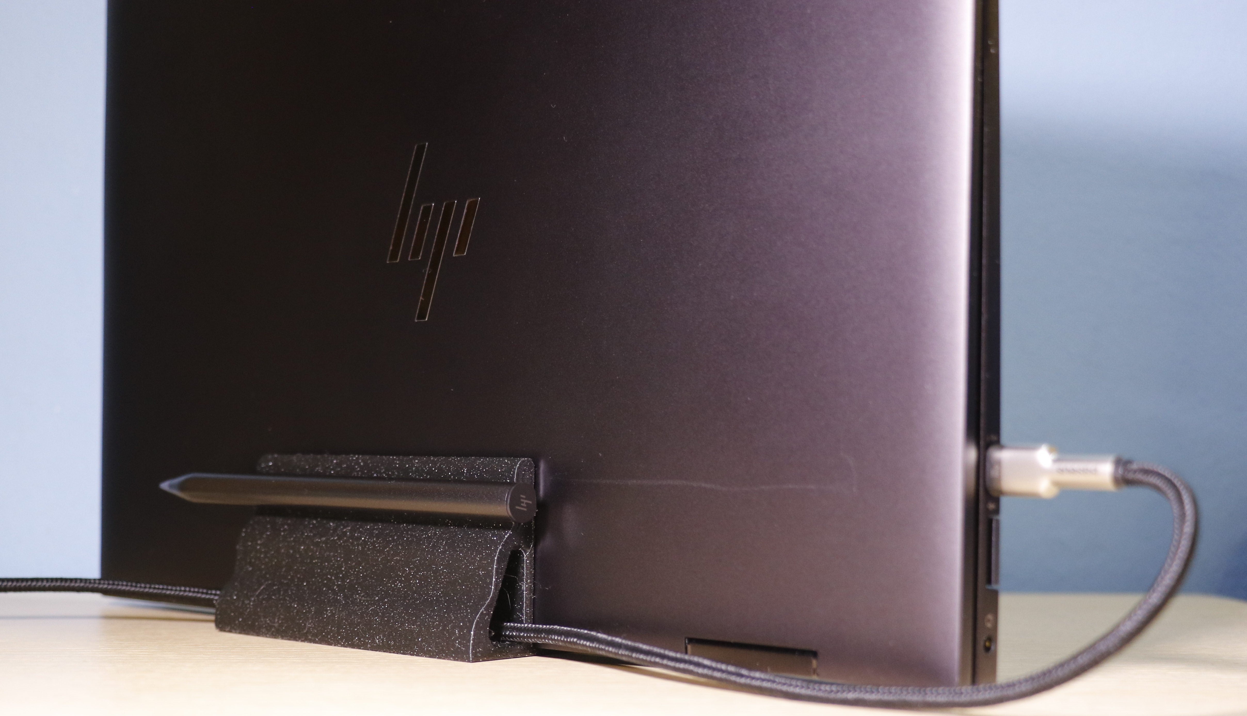 Laptopstand til HP Envy x360 13/15 med magnetisk Pen Holder