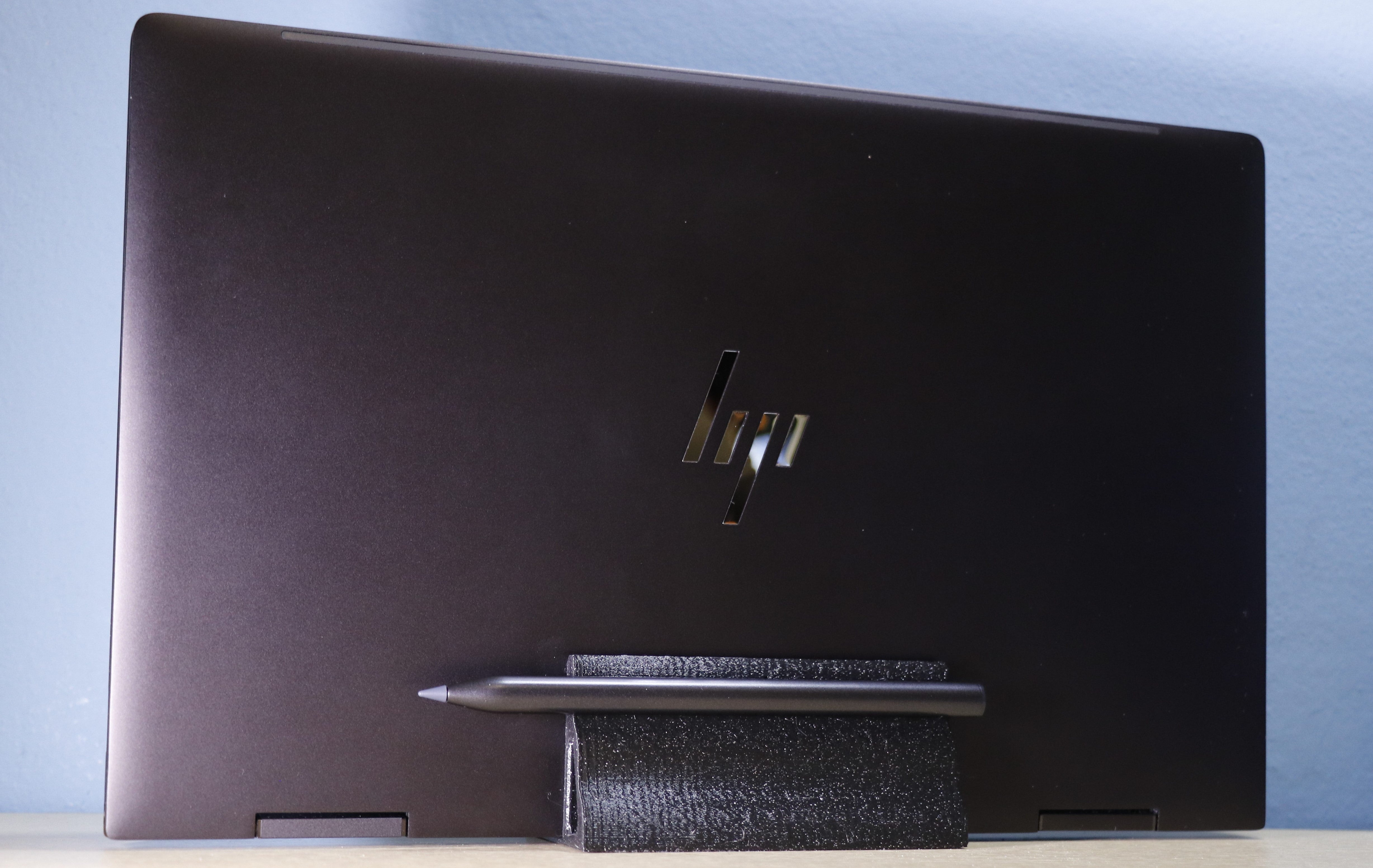 Laptopstand til HP Envy x360 13/15 med magnetisk Pen Holder