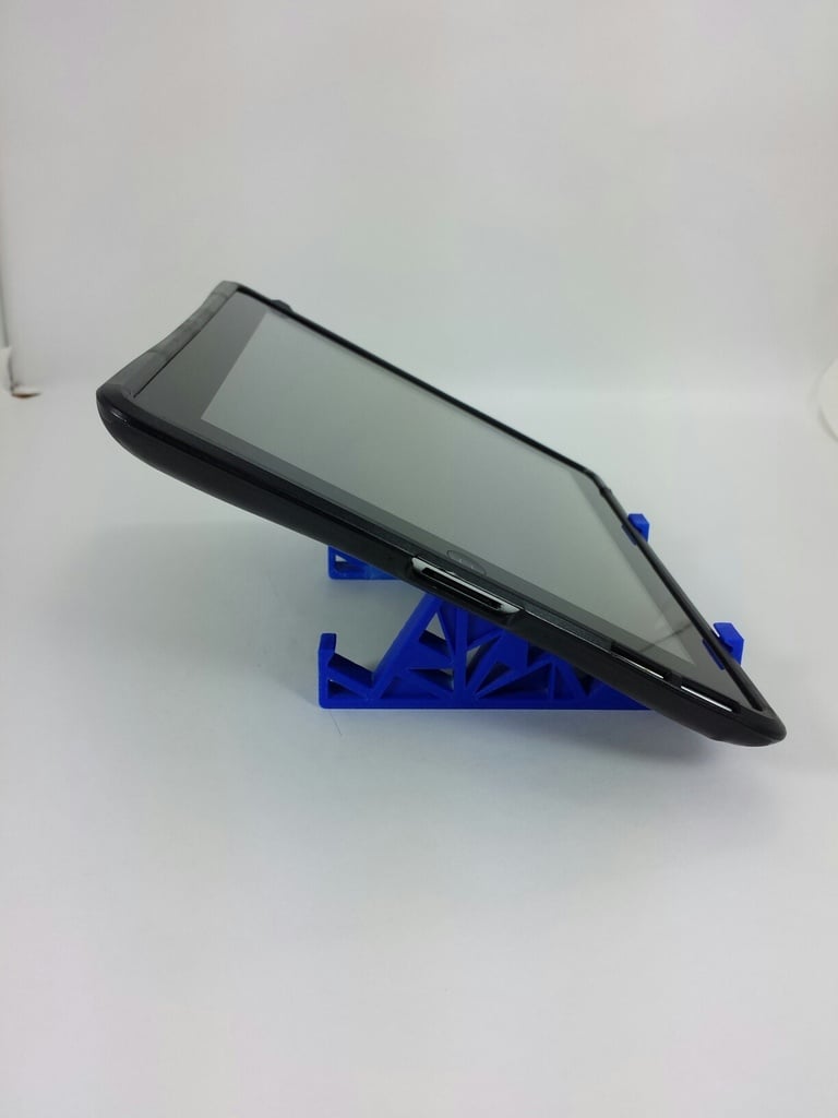 Triangles Tablet Stand til iPad og Nook