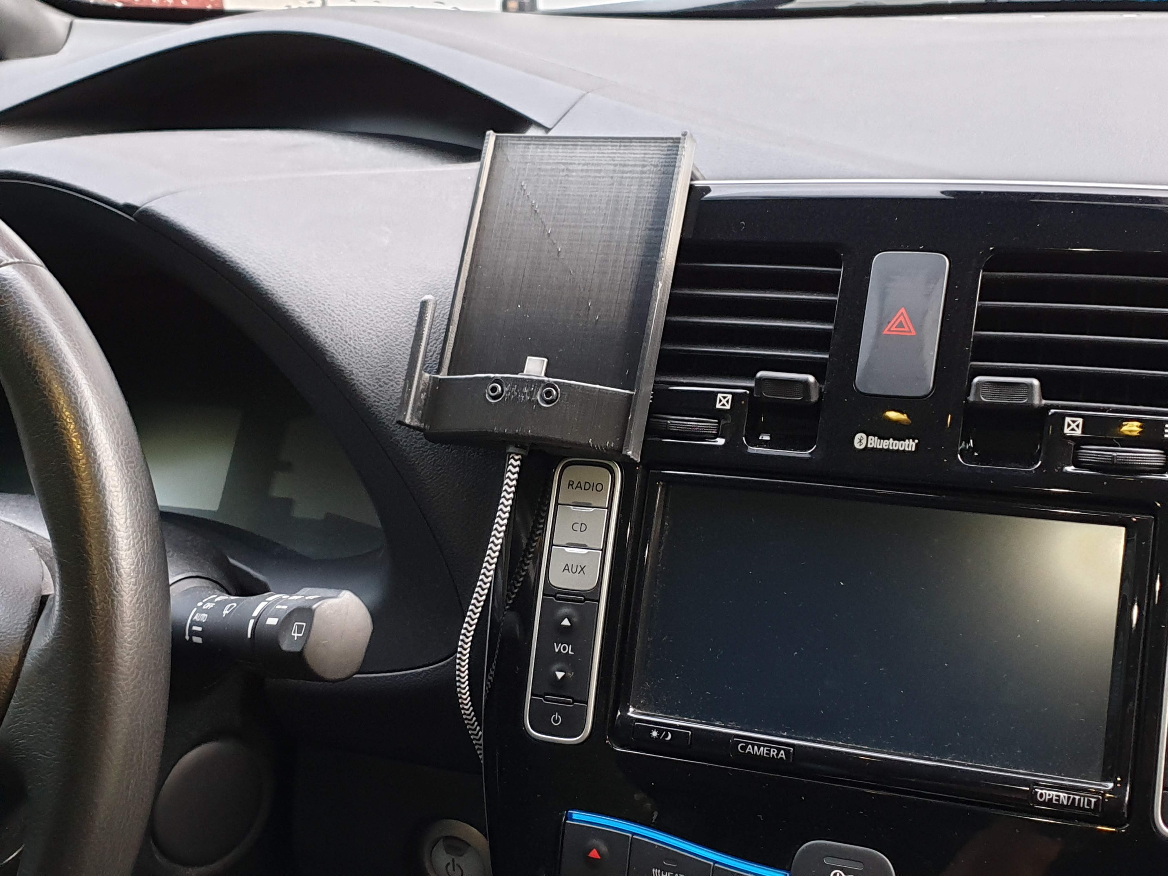 Telefonholder med USB-C for Nissan Leaf