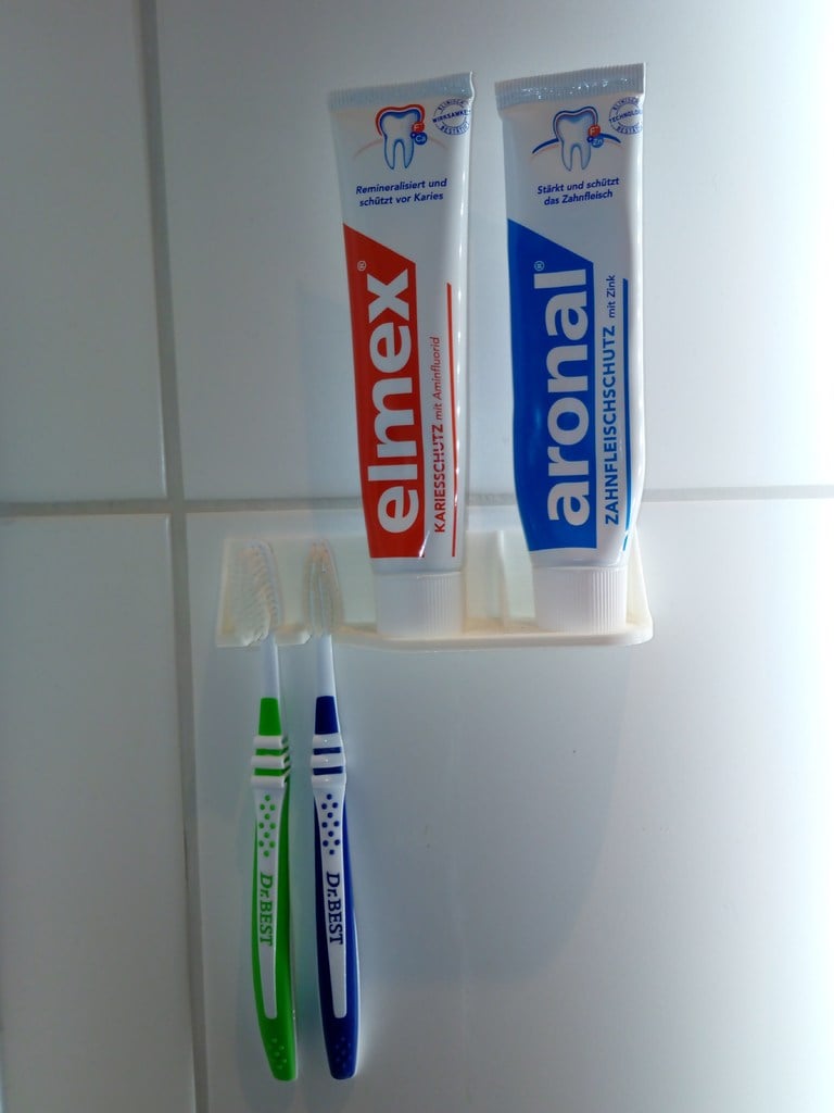 Skruefri tandbørsteholder til forskellige børstetyper