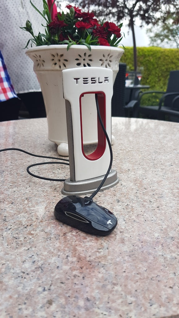 Tesla oplader til USB-C type telefoner