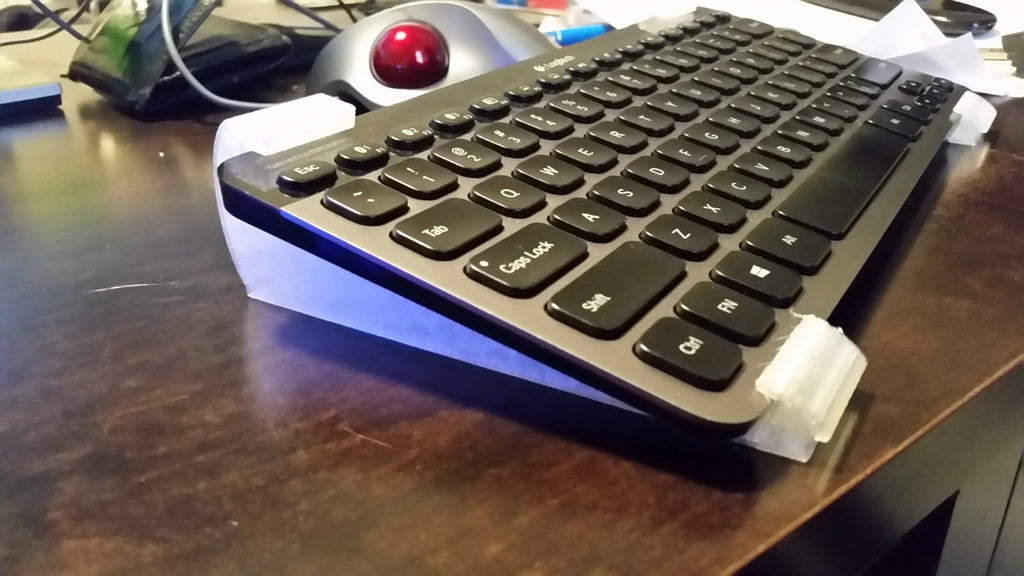 Tiltbar stand til Logitech K810 Bluetooth-tastatur