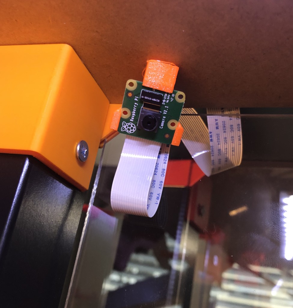 Raspberry Pi-kamerafæste med 45 grader vinkel til IKEA Lack-kabinet